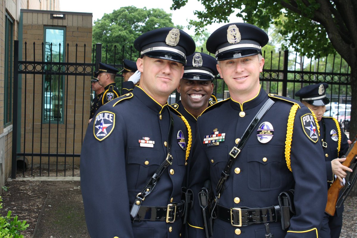 IrvingPD's tweet image. Today, we held a retirement ceremony for @IrvingPDPIO, who has served the @thecityofirving for just over 20 yrs. You may recognize him because, most recently, he served as the department's PIO &amp;amp; has been the face of the department since 2019, but he’s been much more than that!1/3