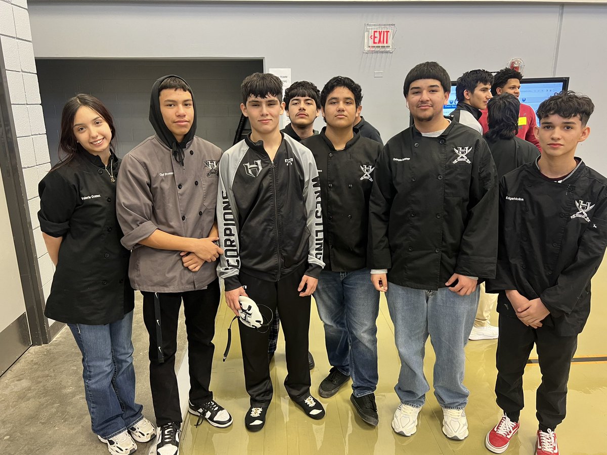 HHSCulinaryArt's tweet photo. Our students took a quick break from running the hospitality room to catch our Sous Chef Daniel in action and come away with the W! Great job im so proud of you. #scorpionstrong #reptheh https://t.co/sZepRfScsZ