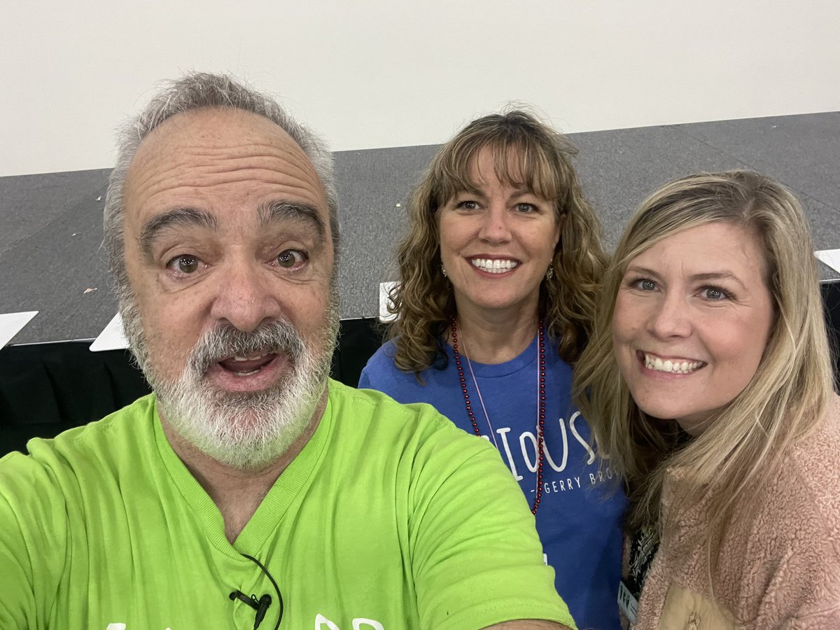 Took a magical bus tour to see one of our favorite erducators ❤️ @gerrybrooksprin @OCSD1 @mdchambers25 Thank you so much to the amazing sponsors who made this possible.