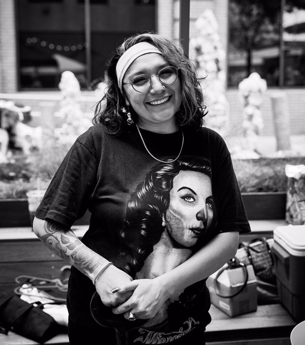 cdw21's tweet photo. #austintexas #austintxlifestyle #festival #parade #peoplethatisee #facesofaustin #peopleofaustin #peoplewatching #canonphotography #canonshooter #goodtimes #streetsofaustin #austinlife #igaustin #diadelosmuertos #bnw #bnwzone #bnwcommunity #bnwlife #blackandwhitephotography https://t.co/2Yrzkk7JOR