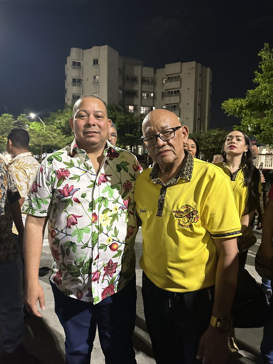 juanospinoacuna's tweet photo. 🎉Desde el emblemático Monumento a la Cumbia en 7 bocas, nos enorgullecemos en ser partícipes de la Izada de Bandera del @CumbiondeoroOFC , conmemorando sus 41 años de trayectoria artística.🥳

Extendemos nuestras más sinceras felicitaciones a todos los integrantes de esta prestigiosa cumbiamba y a su director, Gabriel Marriaga, por su dedicación y aporte inestimable a nuestra cultura. 

👏🏻Con estas manifestaciones exhortamos a seguir construyendo ciudadanía a otro nivel.