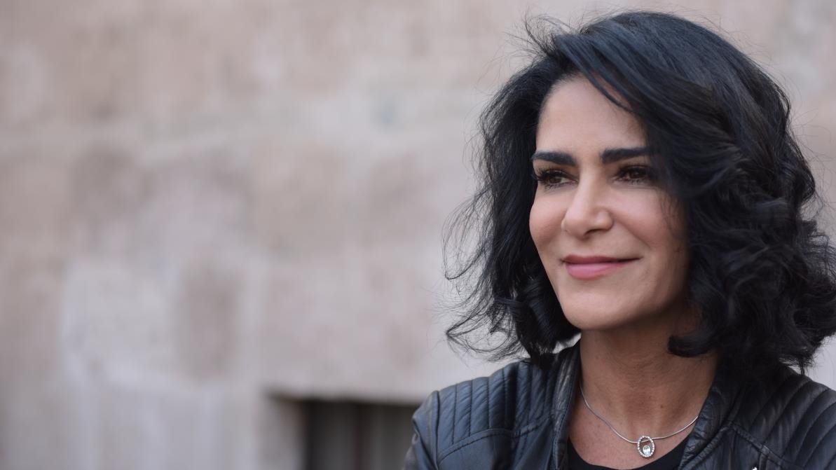 El día de ayer les compartí un hilo sobre el #Epstein de México #SuccarKuri y brevemente mencioné a la persona responsable de sacar a este criminal a la luz @lydiacachosi. Debido al gran éxito de ese hilo y a que sin sus investigaciones no habría podido escribirlo, abro hilo🧵: