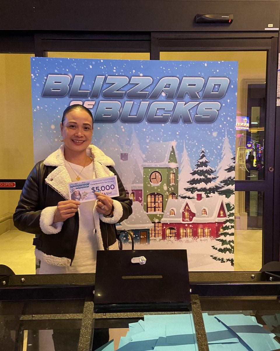 RampartCasino's tweet photo. Lucky local Liza just won $5,000 in our Blizzard of Bucks drawings! Congratulations!!! Great start to the new year!
#rampartcasino #lasvegas #vegas #luckywinner #luckylocal #vegaswinner #casinodrawings #slots #vegasslots https://t.co/GuUY1YlQVD