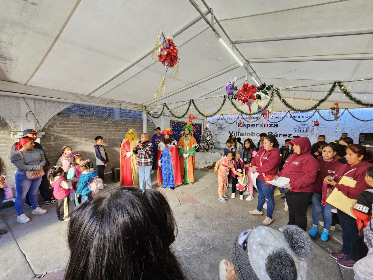 espevillal's tweet photo. El día de hoy los #ReyesMagos visitaron mi Módulo Legislativo de Atención y Quejas Ciudadanas e invitaron a las y los niños del Distrito XXII de #Iztapalapa al Acuario @MichinCDMX.
Mantengamos viva la ilusión en los corazones de las y los más pequeños.
#AmorConAmorSePaga https://t.co/o1QvppOvY1