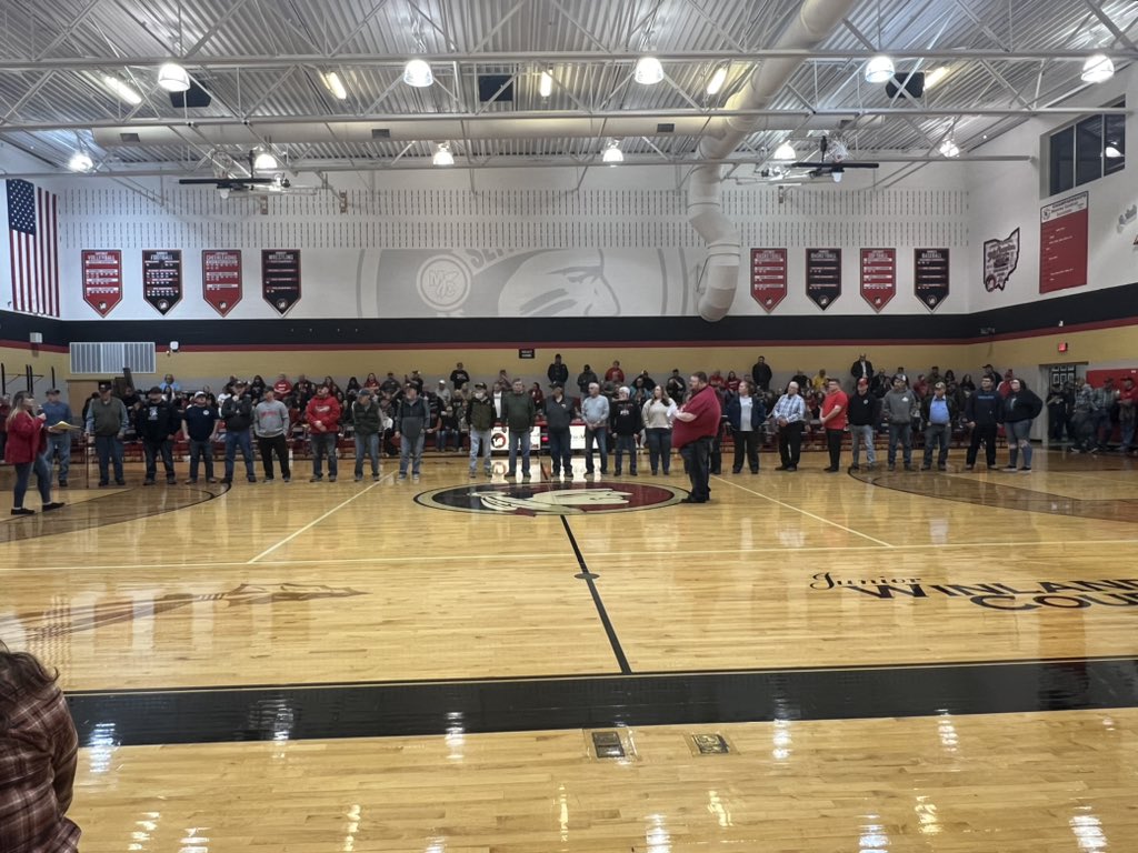 Monroe_Central's tweet photo. Hometown Heroes Night was another huge success!! Thank you for making our communities a better place to live! We thank you all from the bottom of our hearts!! ❤️🖤💛
#traditions #theseminoleway #heroes https://t.co/XxJDAuriJn