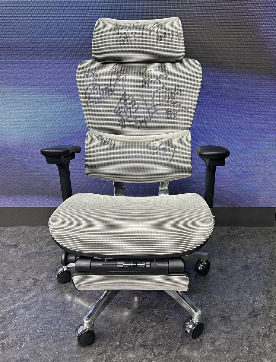 COFO_Japan's tweet photo. ピザラジ🍕｜COFOキャンペーン♫

#ピザラ人狼 @okpizzaradio 出演者様のサイン入りCOFO Chair Premium（グレー）を抽選で1名様にプレゼント🎁

①@COFO_Japan をフォロー
②この投稿をリポスト

締切：1月14日(日)23:59 https://t.co/YJbAdcY896