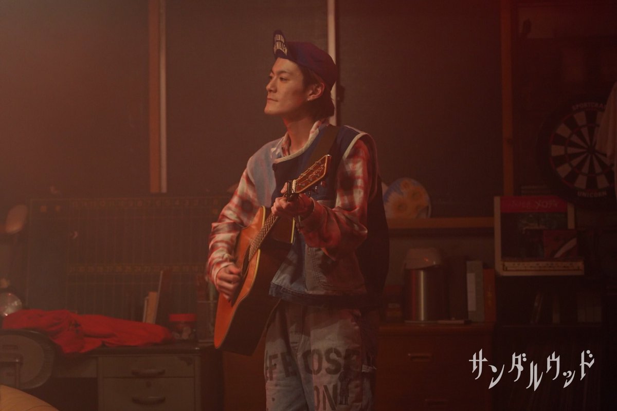 apple_knock's tweet photo. ／
まもなくアーカイブ配信���了💨
＼

工場公演『#サンダルウッド 』の配信は、明後日1月8日まで！

チケット購入→1/8 18:00
映像視聴→1/8 20:00

この三連休に是非ご覧ください📼

🎫チケット購入はこちら→ https://t.co/aB98LlyqvV https://t.co/gKVV3MBKeS