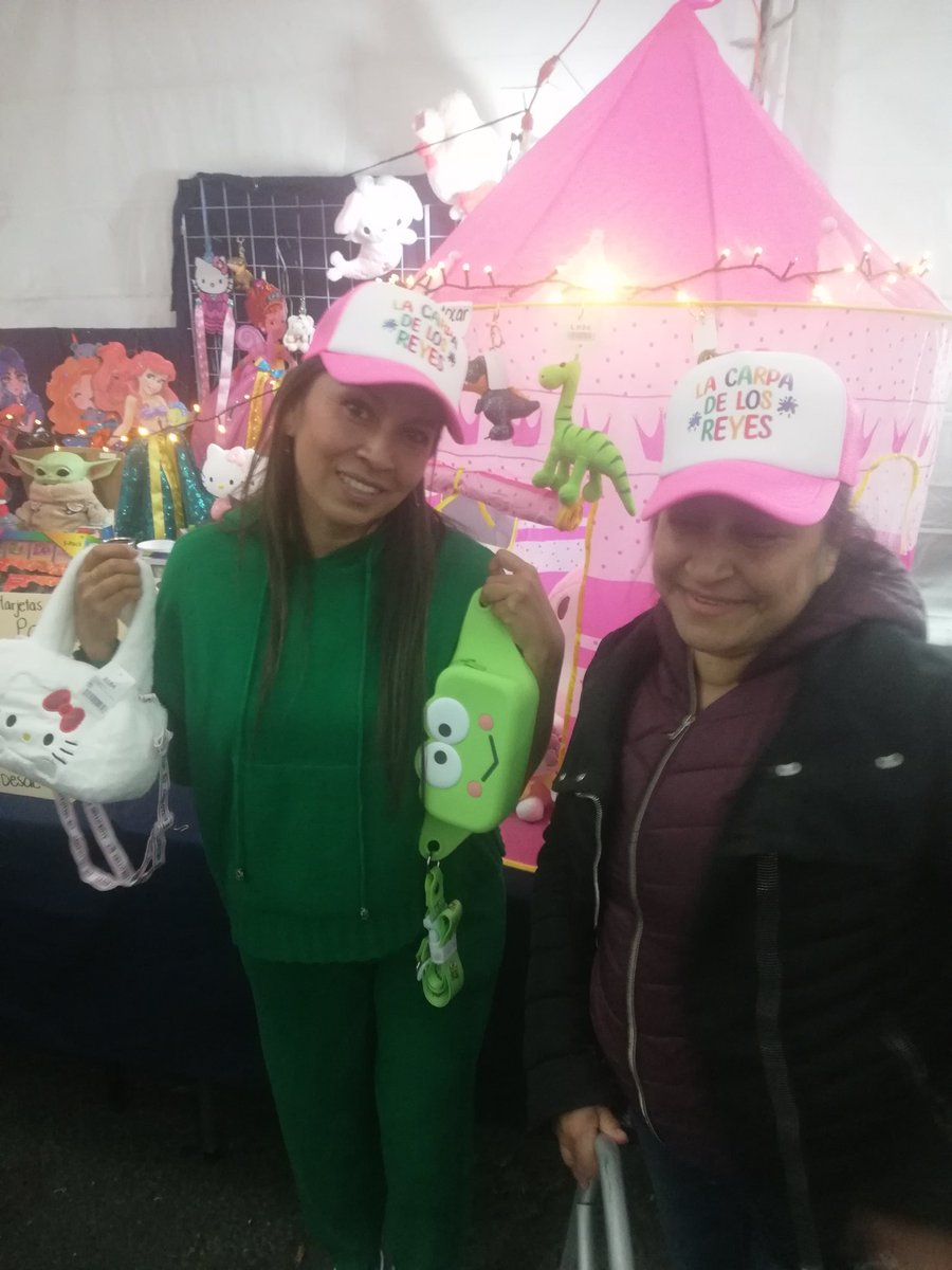 PaCKidermO's tweet photo. Desde #lacarpadelosreyes en #INFONAVIT de #LaMargarita con la confianza y seguridad que distingue, a los comerciantes de #ViveAnalco #FeriaDeLaCemita #feriadelacemitapoblana y #ElCorredorNavideño #DonChava #ReyesMagos2024 #ReyesMagos El #PaCKidermO 🐘 #Música #Antojitos #Familia https://t.co/AQRKTvKO9m