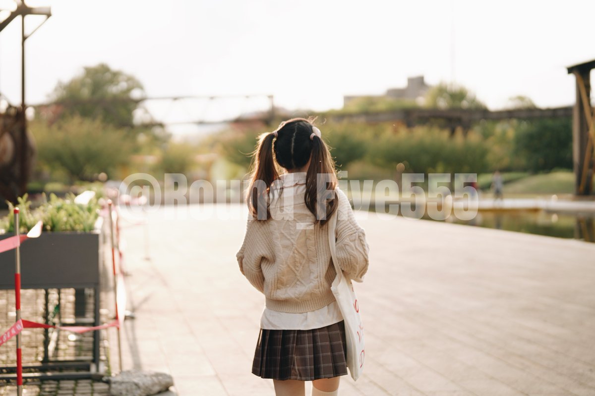 福利姬小五脸不圆Plus分享的黄推图片2 - 网红私拍内容