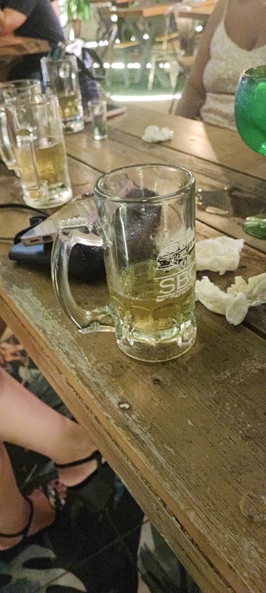 BolivarNoticias's tweet photo. Salud por @DtFlavioRobatto ! El mejor dt de Bolivia https://t.co/IeNP1GiSkn