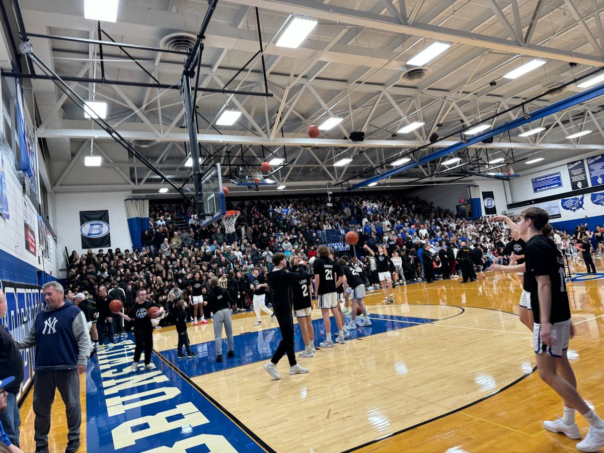 Friday Night in a Sold Out Hotly Contested Girls Game Brunswick vs Strongsville @LadyMustangGB @girlsBwickBBall @OHSAASports @Ohio_GCC @NFHS_Org @NFHSNetwork @PhotoDAC @PlainDealerNews @Ohio_Basketball @NE2KHoops @TFNsRun4Roses @STVMGBK @HS_Strongsville