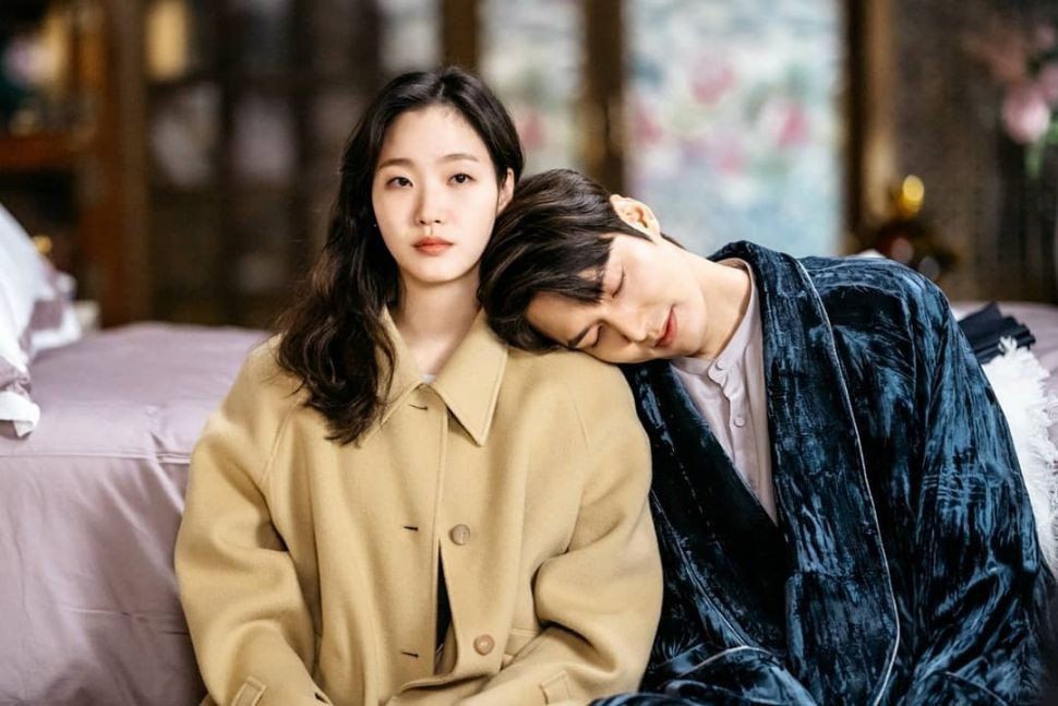 kdrama_menfess's tweet photo. •kdm• 
Ada gak sih scene yang paling berkesan dari the king eternal monarch buat kalian yg dulu ngikutin on goingnya???
Kalo rewatch lagi yay or nay??? https://t.co/D92kjACmKA