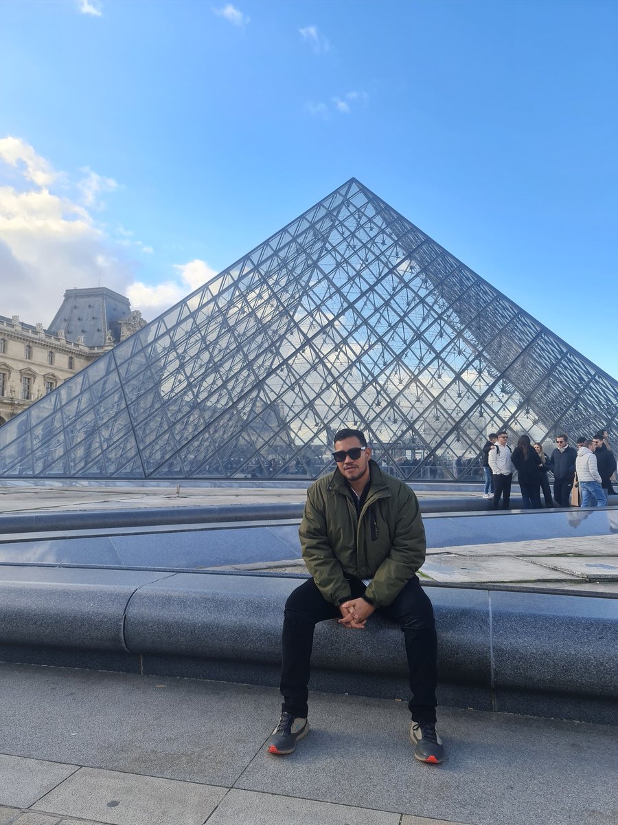 maualej's tweet photo. Dear París...
#tbt https://t.co/3r4c8rfD6J