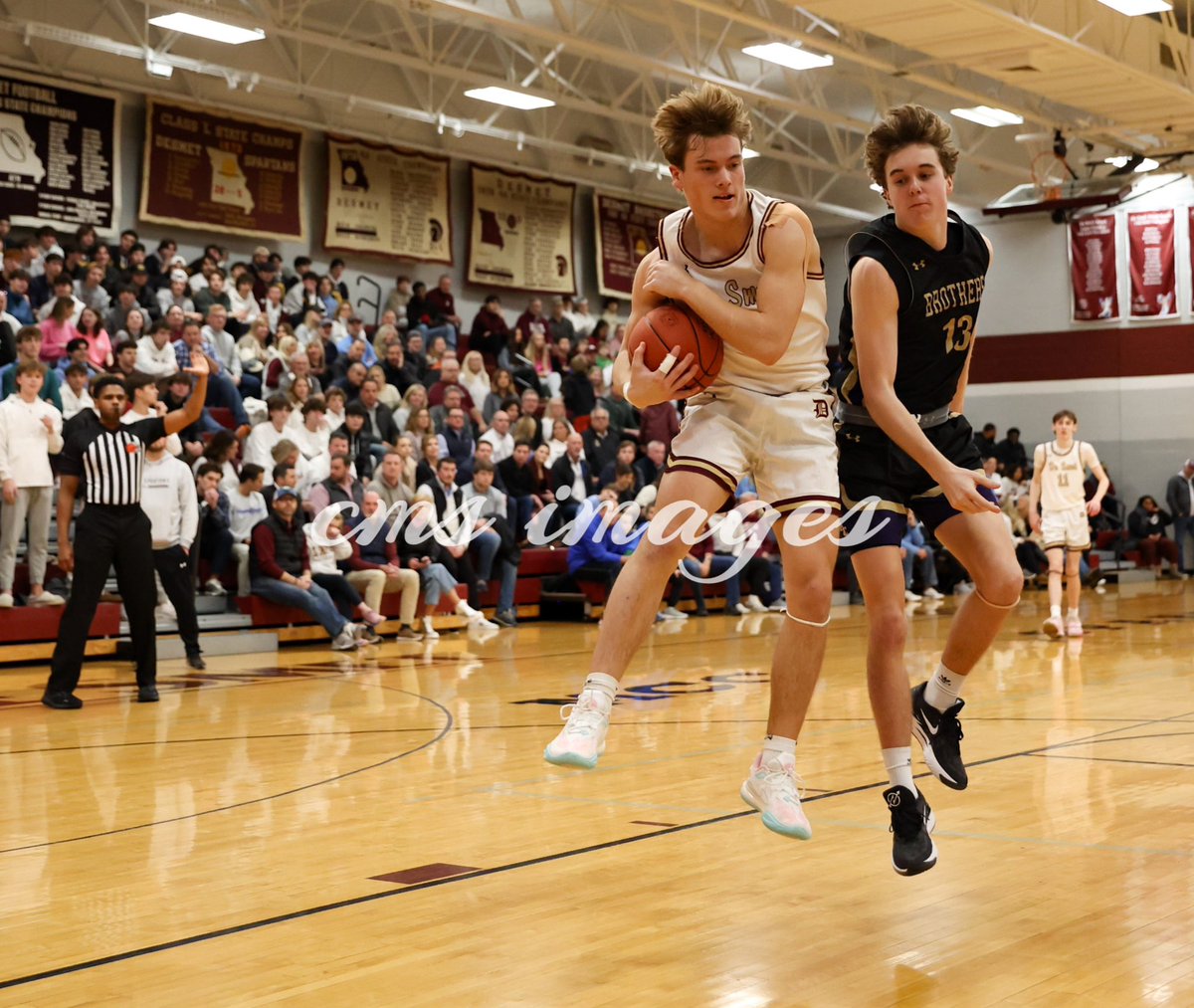 ChrisSchmitz168's tweet photo. βDuds in the Bucketβ
The CBC Cadets couldnβt get on track against the red hot De Smet Spartans, dropping their MCC π match up tonight 79-47 at the Palace on Ballas! @DeSmetJesuitHS @DeSmetAthletics @CBCHighSchool @CBCHS_Hoops @PrepSportsSTL @scoreboardguy @RL_HoopsMO #MCC #DJHS https://t.co/aS7g05uqRh