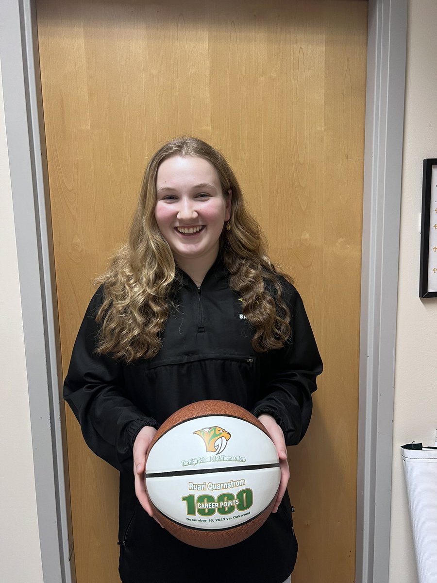 stmladysabers's tweet photo. Tonight at the boys basketball senior Ruari Quarnstrom recognized for her 1000 points on december 16th! We are so proud of you Ruari! Keep working hard! 

#ALLIN #GOSABERS 

@STMoreAD @STMSabernation https://t.co/7Kn0C4V2T7