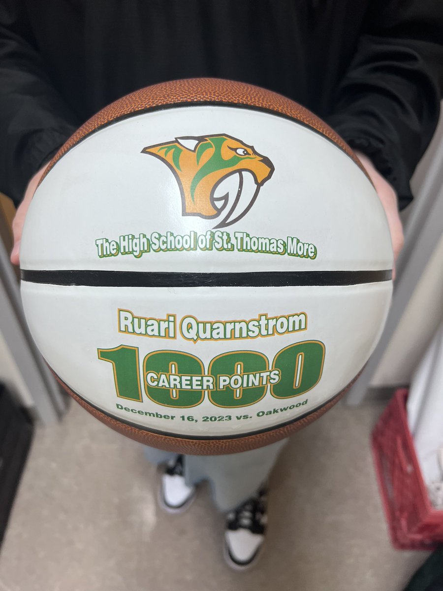 stmladysabers's tweet photo. Tonight at the boys basketball senior Ruari Quarnstrom recognized for her 1000 points on december 16th! We are so proud of you Ruari! Keep working hard! 

#ALLIN #GOSABERS 

@STMoreAD @STMSabernation https://t.co/7Kn0C4V2T7