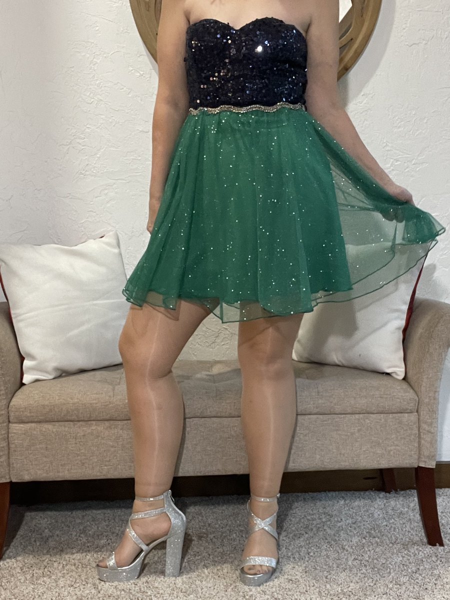 FashionReflect2's tweet photo. New Year’s Eve dress in silver Platforms https://t.co/35tdV7Aj1e