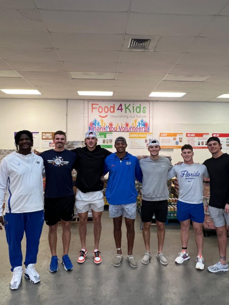Today we started off the new year on the right foot with <a href="/Food4Kids/">Debi Kreutzman</a>! We sorted food for local kids facing food challenges. Learn more about their mission &amp; how you can get involved at food4kidsfl.org <a href="/FL_Victorious/">Florida Victorious</a> #FVFoundation