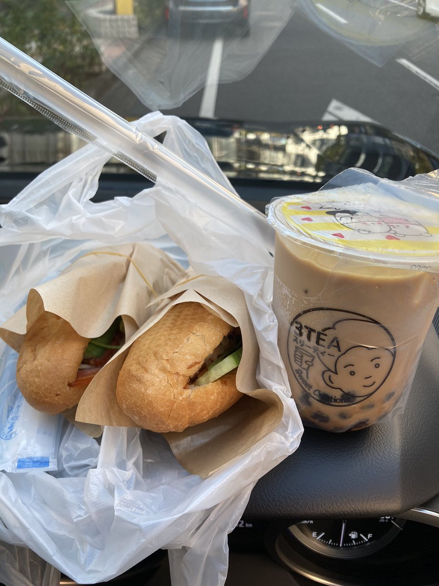 Kenji570's tweet photo. 日本の越南料理 京成八千代台駅近くのバインミー屋さん #3TEA #バインミー #タピオカミルクティー #八千代台駅 #ランチ https://t.co/LdxpItubjm