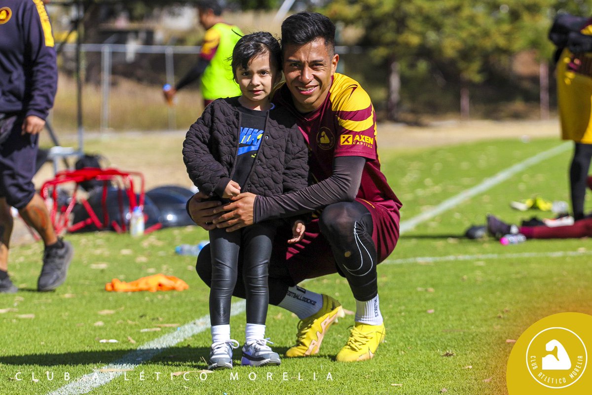 Tuvimos un entrenamiento familiar. Celebramos el Día de Reyes acompañados de los más peques de la casa 👦

#PuroPinshiRojoYAmarillo💪