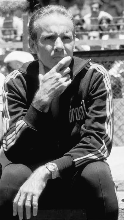 Nem sempre tudo que é planejado acontece, por vezes o acaso constrói história como a do técnico da maior seleção da história. Hoje se foi o homem Zagallo, pra sempre na história do esporte mundial.