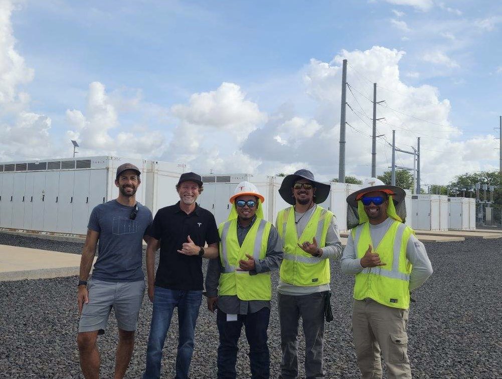 Drew Baglino (@baglino) on Twitter photo Stopped by to congratulate the local team on the successful COD of the 185MW <a href="/HwnElectric/">Hawaiian Electric</a> <a href="/Tesla_Megapack/">Tesla Megapack</a> installation on Oahu today. Stopped by to congratulate the local team on the successful COD of the 185MW <a href="/HwnElectric/">Hawaiian Electric</a> <a href="/Tesla_Megapack/">Tesla Megapack</a> installation on Oahu today.