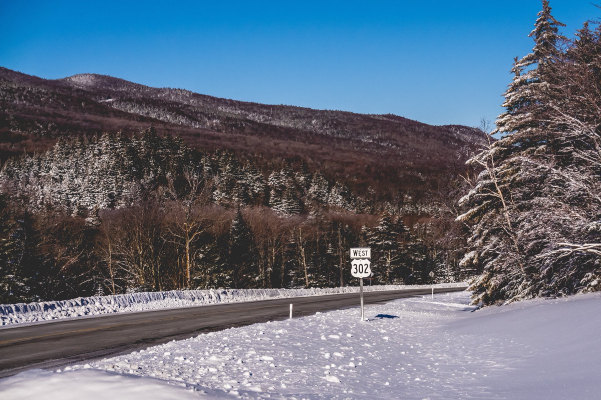flomustgo's tweet photo. 302 West in The White Mountains of NH.  

#NH48 #nhhike #whitemountains #wmnf #mtpierce #mtwashington #winterhike #snow #winter #sunrise #route302 https://t.co/bj7ZtL8JkL