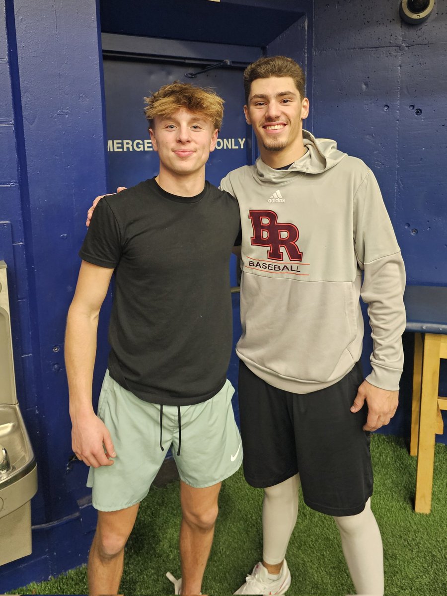 LoganWroughton's tweet photo. Getting that work with Lou Collier and the boys!! https://t.co/j7JkFRuylC