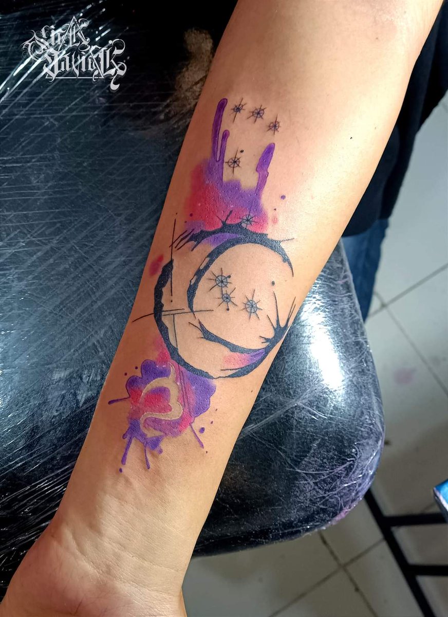 Ya tatué está acuarelita ...🎨

Constelación de escorpio , luna y algo más ...

#tatuajesacuarela #tatuajes #watercolortattoo #escorpio #sickjavick #tattoos #watercolortattoos