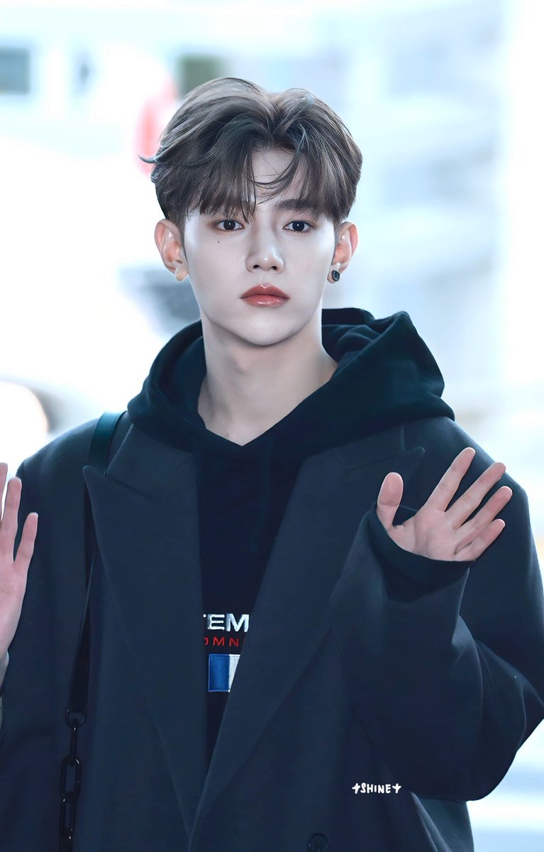 shine_onhao's tweet photo. 20240104 ICN 🛫

#장하오 #章昊 #ジャンハオ #ZHANGHAO #zerobaseone #ZEROBASEONE #제로베이스원 https://t.co/HTehqOQ1KS