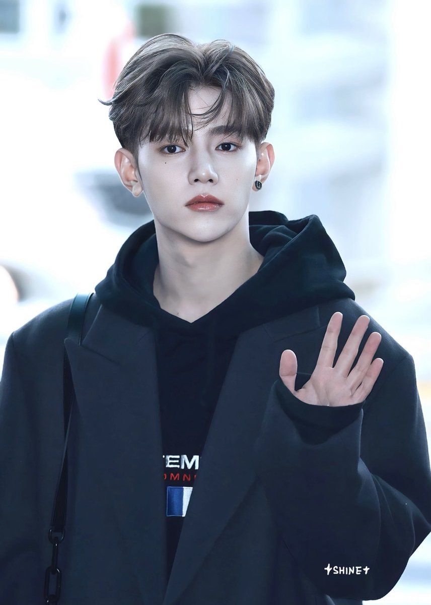 shine_onhao's tweet photo. 20240104 ICN 🛫

#장하오 #章昊 #ジャンハオ #ZHANGHAO #zerobaseone #ZEROBASEONE #제로베이스원 https://t.co/HTehqOQ1KS