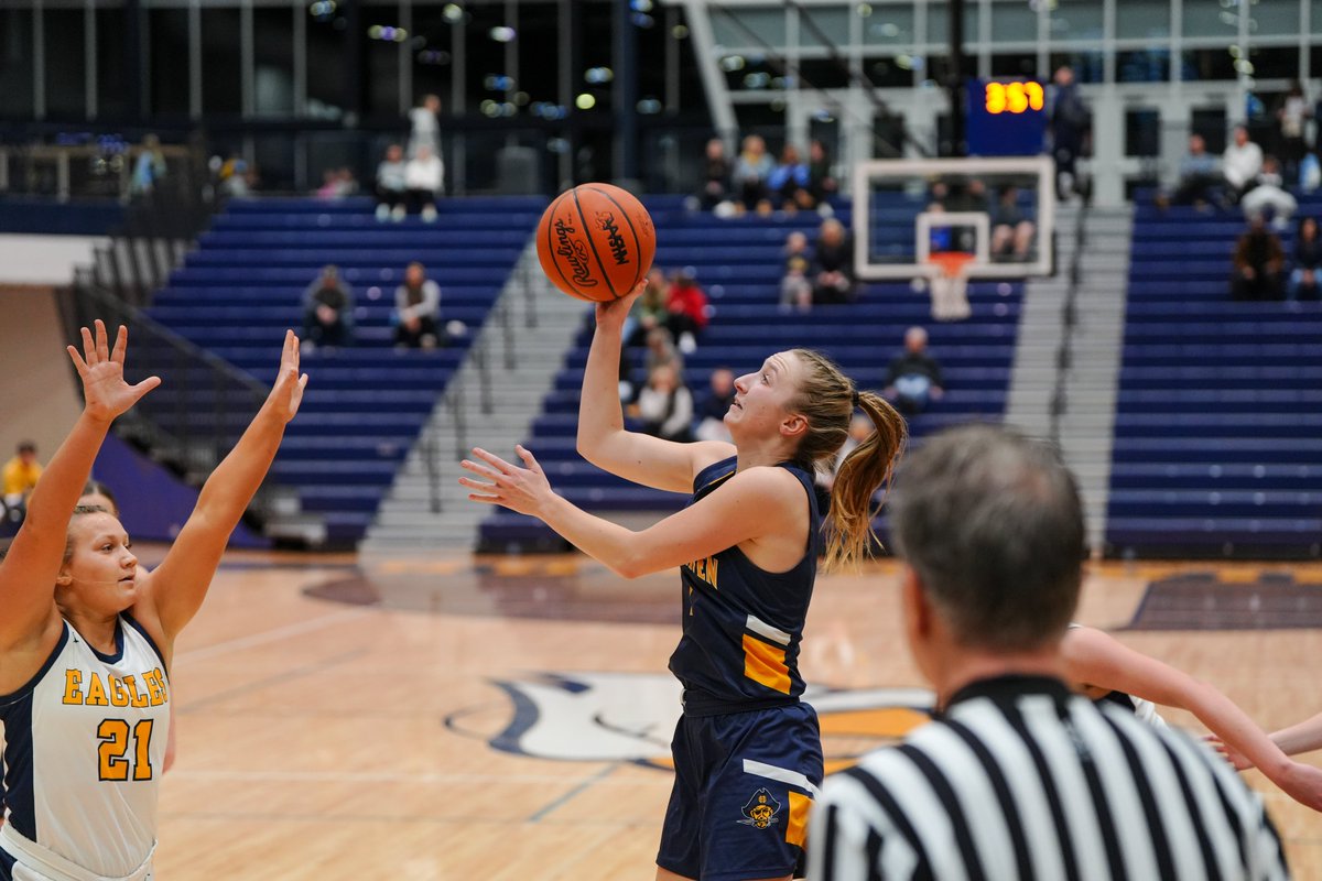 GH_Athletics's tweet photo. The girls remain undefeated with a win over Hudsonville tonight 59-41!  #gobucs https://t.co/9KOxbvBx2q