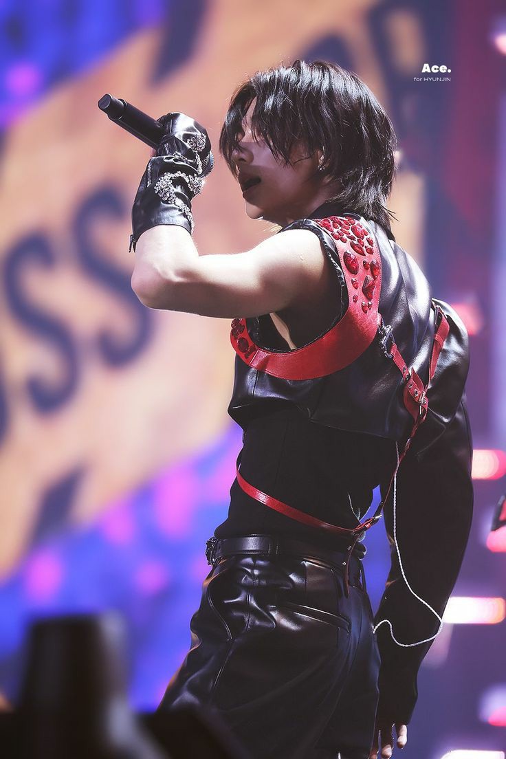 ؘ (@concerthhj) on Twitter photo 