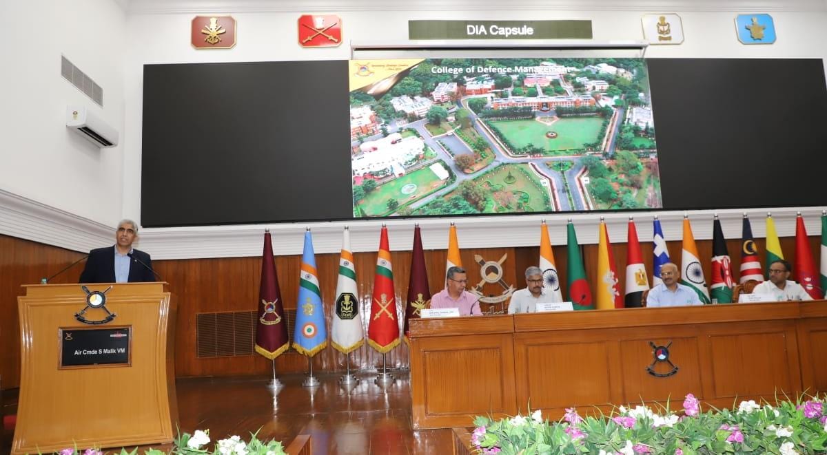 HQ_IDS_India's tweet photo. A two day "Defence Intelligence" capsule conduct by Defence Intelligence Agency, #HQ_IDS_India concluded at #CDM_IDS on 05 Jan 23.
Force structuring, modernisation & dynamic employment philosophies adopted by militaries due to the emerging geopolitical landscape were discussed, enhancing realtime awareness amongst participants.
