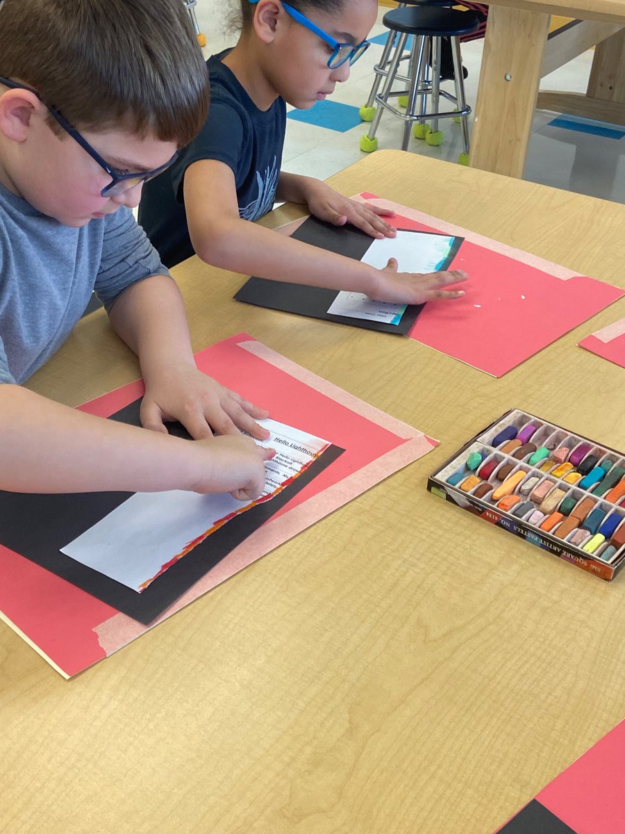 CAL_SpecEdDir's tweet image. Making cross-curricular connections and chalk auroras in 3rd Grade Art at Muse! 👏🏻 💙💛

#knowledgebuilding #visualart #magneticforces

@DrTaranto @MuseCMSDArt @MuseCMSD