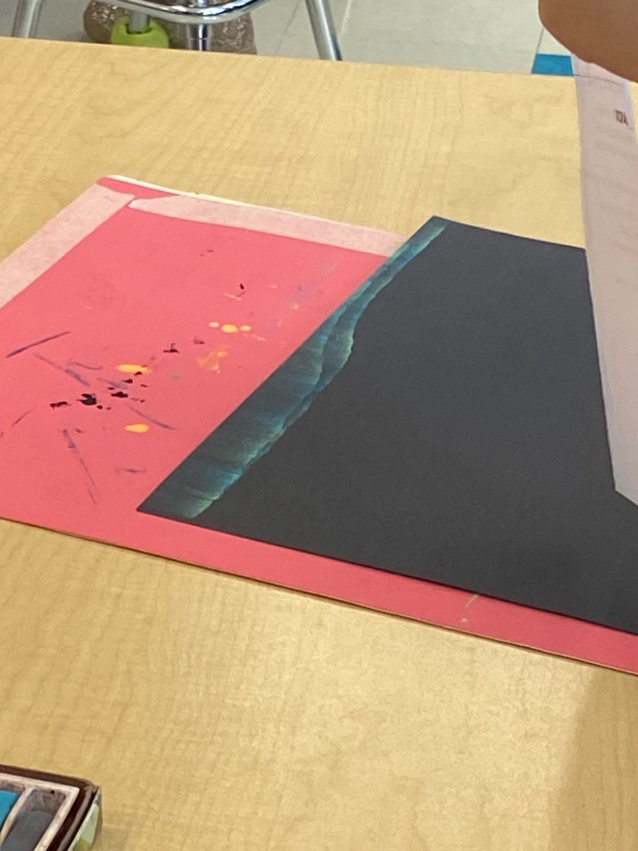 CAL_SpecEdDir's tweet image. Making cross-curricular connections and chalk auroras in 3rd Grade Art at Muse! 👏🏻 💙💛

#knowledgebuilding #visualart #magneticforces

@DrTaranto @MuseCMSDArt @MuseCMSD