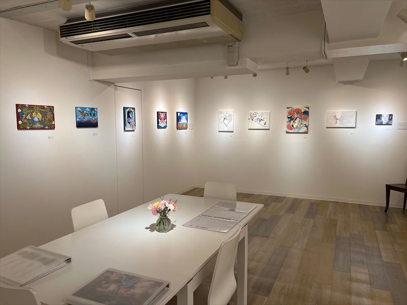 julespascin's tweet photo. 「端月譚 2024」
2024年1月6日（土）～1月21日（日）
12:00~19:00　月曜・火曜休
15時ごろまで犬飼将隆さんが在廊します。
18時ごろから田口淳子さんが在廊予定です。
出品作家：犬飼将隆、朱華、菅野愛沙子、高城ちひろ、田口淳子
https://t.co/DCORI8C3sa https://t.co/1eATgmGjCp