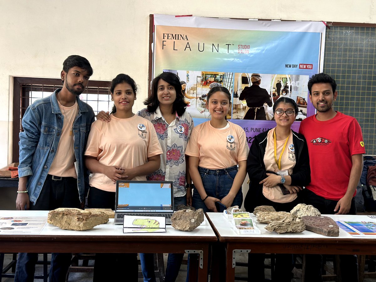 byshantanuw's tweet photo. Stall on 'Introduction to Paleontology' in #flints2023 to educate layman and spark curiosity about fossils and the field in kids.
It was great opportunity for our team of Masters student to introduce everyone to field of Paleontology. 
#paleontology #fossils https://t.co/zA1F1gz8MX