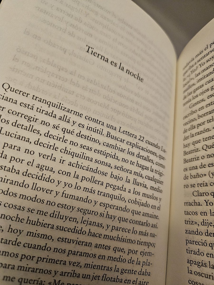 meryweis's tweet image. Llegué varios años tarde a encontrar uno de mis cuentos favoritos #TiernaEsLaNoche #RicardoPiglia #LaInvasión