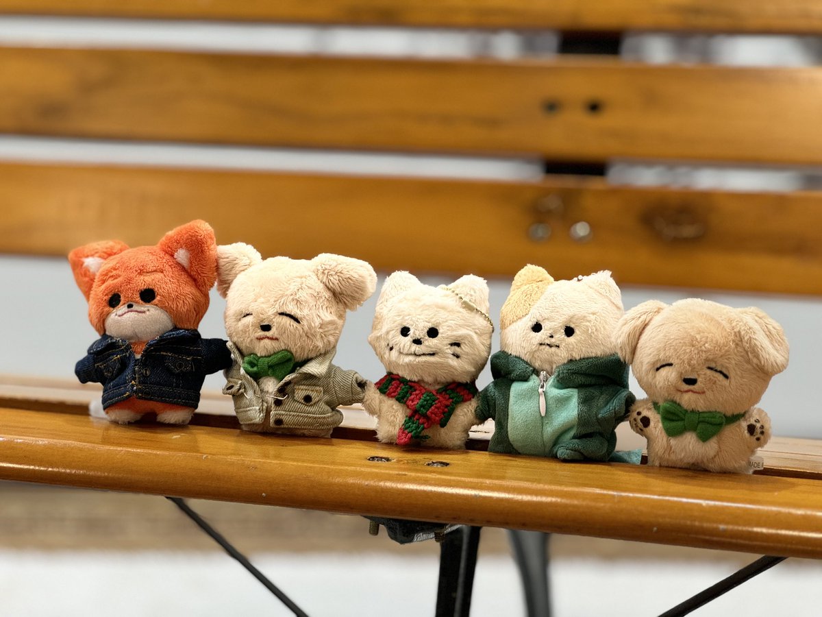 뮤지컬 #겨울나그네 보러간
별둥이 미니미들💜 

#엠여우 🦊
#찐퍼피 🐶
#모짜빈 🌙
#치즈딴 🧀
#찐퍼피 🐶

다음엔 문네모랑 윤삐요도 
같이 올게요! 

#아스트로 #ASTRO 
#애니멀스트로