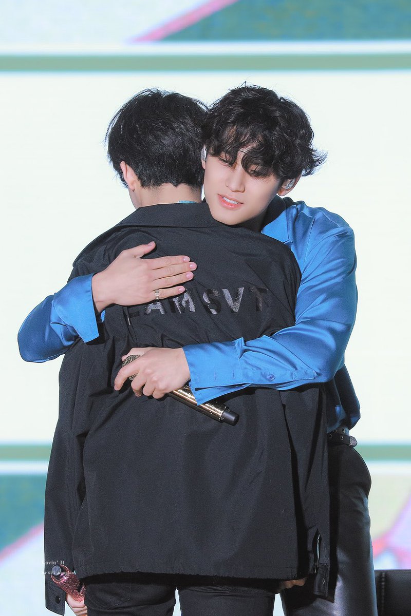 yxxnfav's tweet photo. 내 생각엔
물에 뭐가 있음 https://t.co/rjSRIN4Jfg
