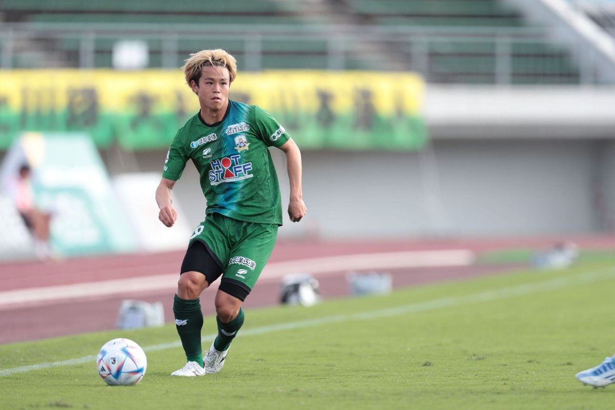 FC岐阜 現愛媛FC 窪田稜選手　実使用スパイク直筆サイン入り FC岐阜 現愛媛FC 窪田稜選手 実使用スパイク直筆サイン入り