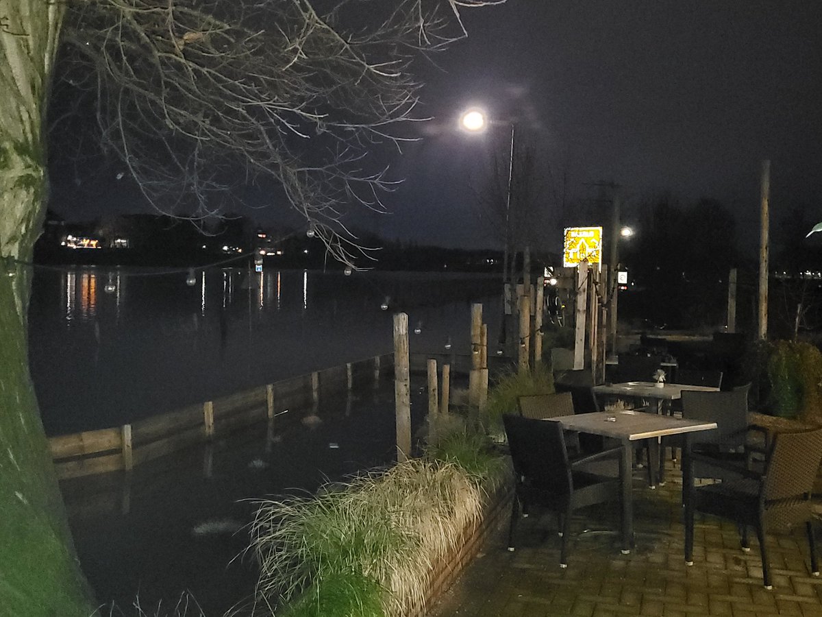 JlpvanRhee's tweet photo. #vandaag genieten vd toch mooie uitzichten, we houden het gelukkig droog binnen,volgende werk #schaatsen Welkom in #Baarlo #maes21.#moestuinmaesfeld https://t.co/uQlv5sMTeI