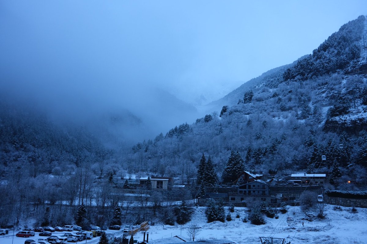 stevecorwood's tweet photo. I’ve never taken a break at the start of the year!

This has been the best decision we made.

Some quality family time and we got great snow yesterday. ❄️

The day started with some moody looking cloud coverage early in the morning. 

Thankfully it brightened and the skiing was mega ⛷️

Loving Andorra 🇦🇩

#andorra #skiholiday #familytime #Travel