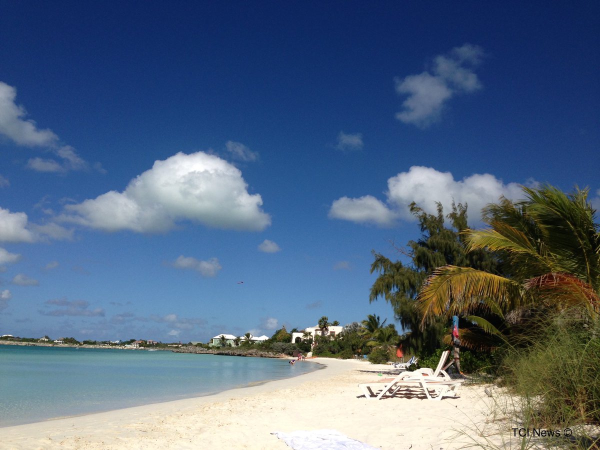 TCI_News's tweet photo. Weather forecast for the #TurksAndCaicos Islands for Saturday, January 6, 2024: mainly sunny, breezy in the morning. High 28°C/82°F. CO2 at 422.36 ppm on Jan. 4th. 🇹🇨 https://t.co/eo5v4y5bWR
