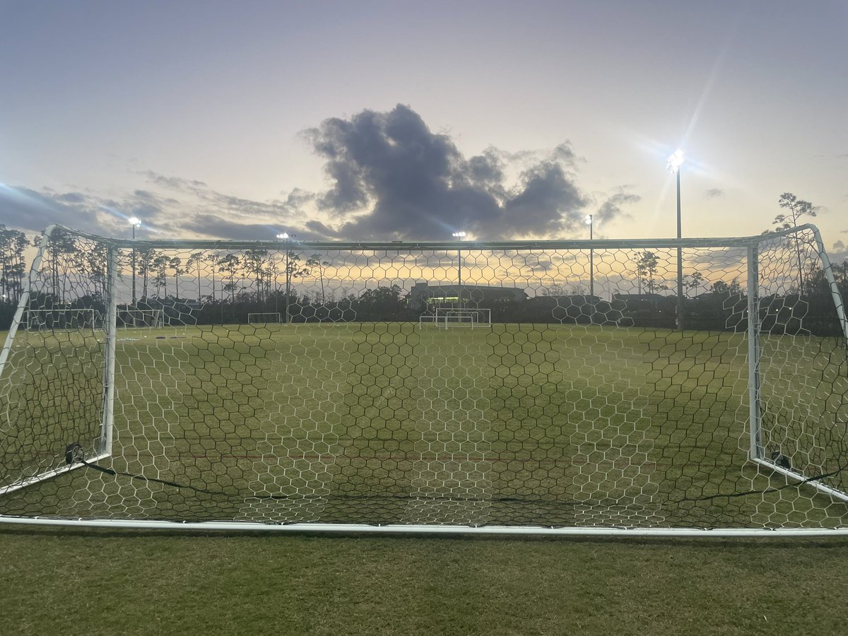 FCGU camp has commenced! Thanks <a href="/FGCUCoachJesse/">Jesse Cormier</a> for hosting us! #WingsUp