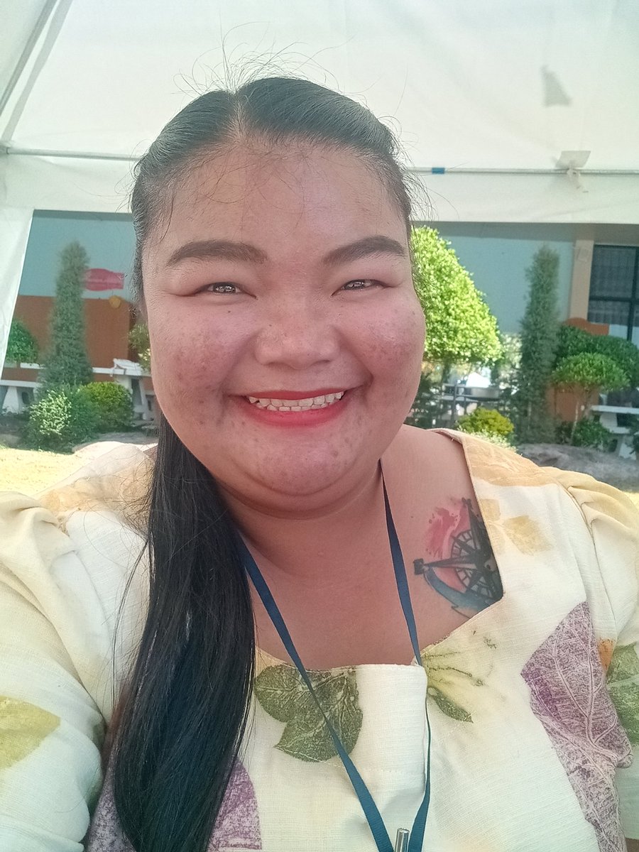 FunnyTirakan's tweet photo. รับบท ครูสาวท่านหนึ่ง #เตรียมอุดมน้อมเกล้า Open House #โคราชหวานเจี๊ยบ https://t.co/f6k1TyS2VG
