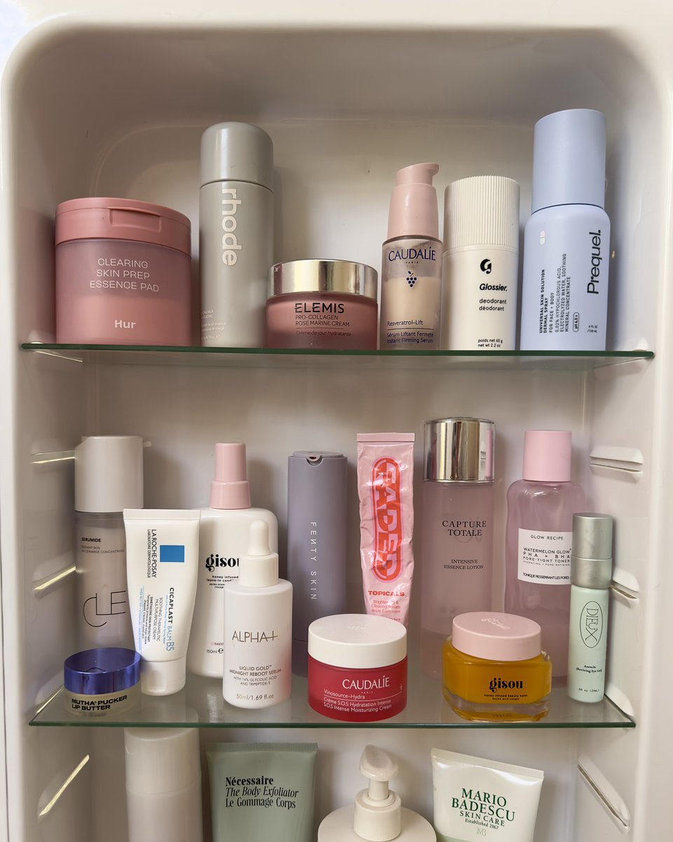 ohdearbunny's tweet photo. Aku mau kirimin hampers skincare buat 2 org yg beruntung, nanti reply aja skin type km &amp; sebutin kalo ada permasalahan kulit wajah/ kaki nanti aku bikinin sesuai kebutuhanmu 🩷

Jangan lupa follow aku dulu  @ohdearbunny ya 🫶🏽🫶🏽 https://t.co/CtEUg0QgXF