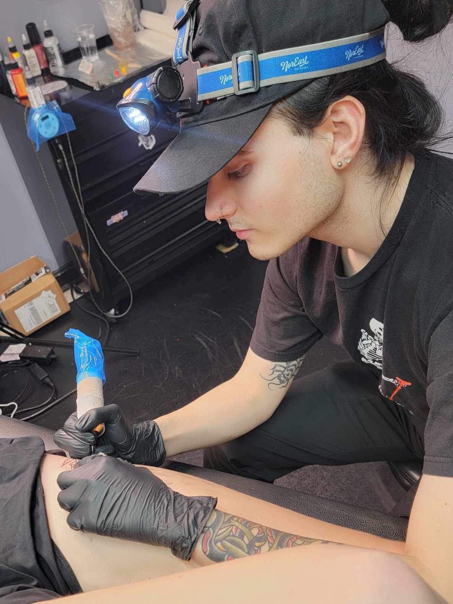 dyingwishCS's tweet photo. first tattoo that wasn’t on myself!!! ;0 https://t.co/RiRcbJKpyp