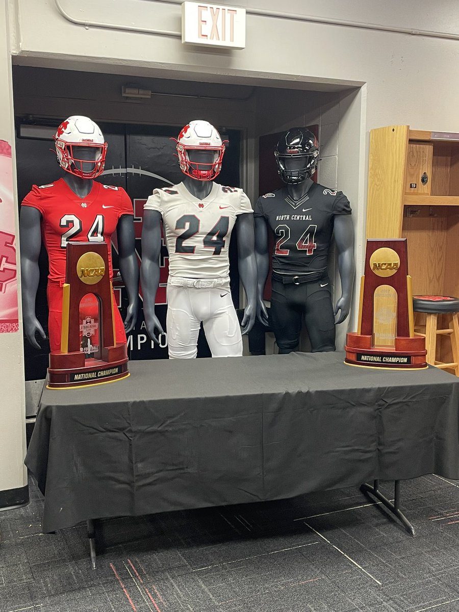 ethanmicah_8's tweet photo. I had a wonderful time @football_ncc. I enjoyed the time and conversations with the coaches and staff. This place is the real deal! It is what everyone says it is! @CoachDierking @Kalus_Murphy @PrepRedzoneIL https://t.co/1hUSKQmc9h